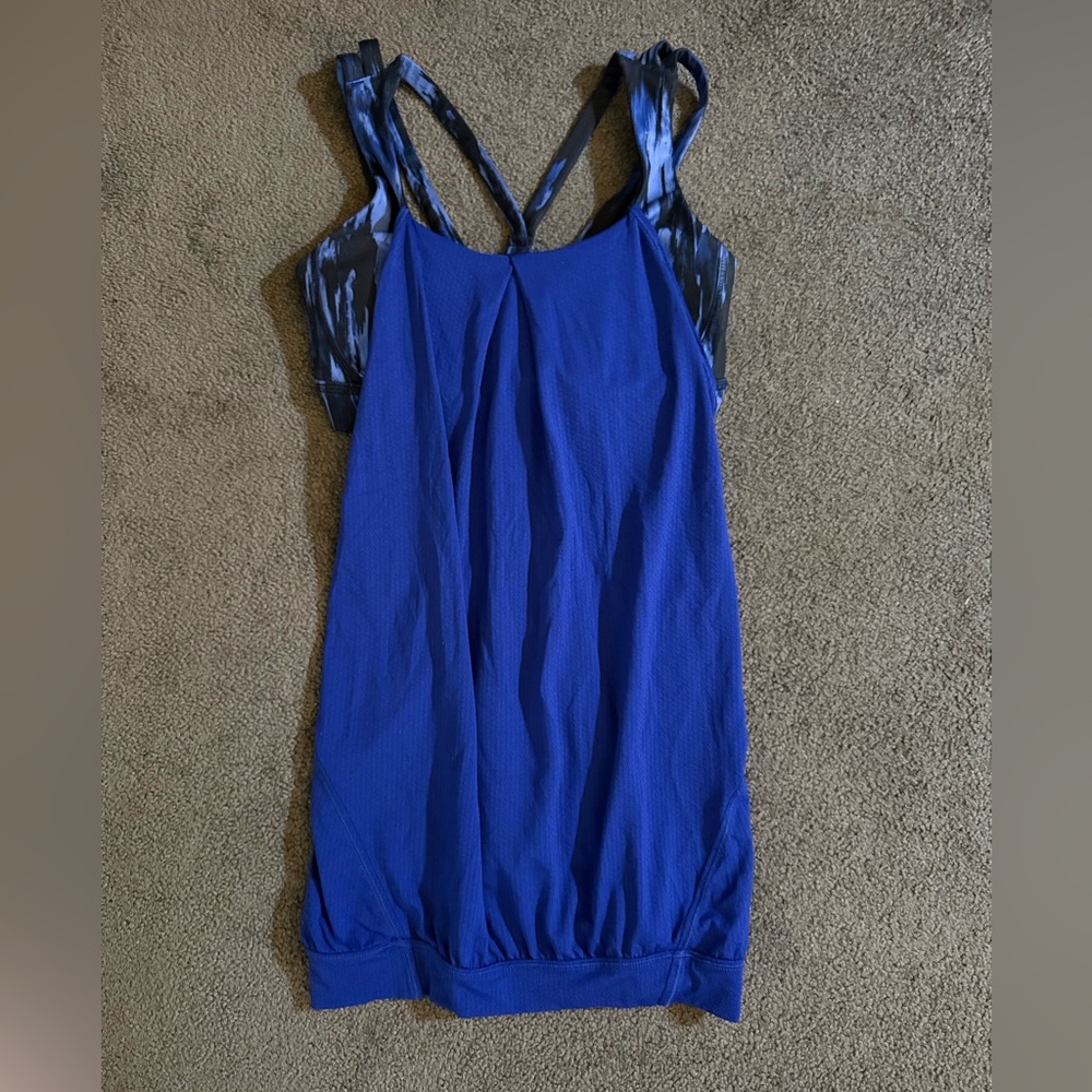 Lululemon tank top with built in bra. Size 4